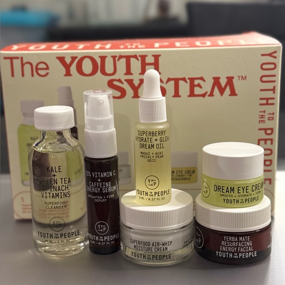 YOUTH TO THE PEOPLE “THE YOUTH KIT” WITH 6 BEST SELLING MINIS